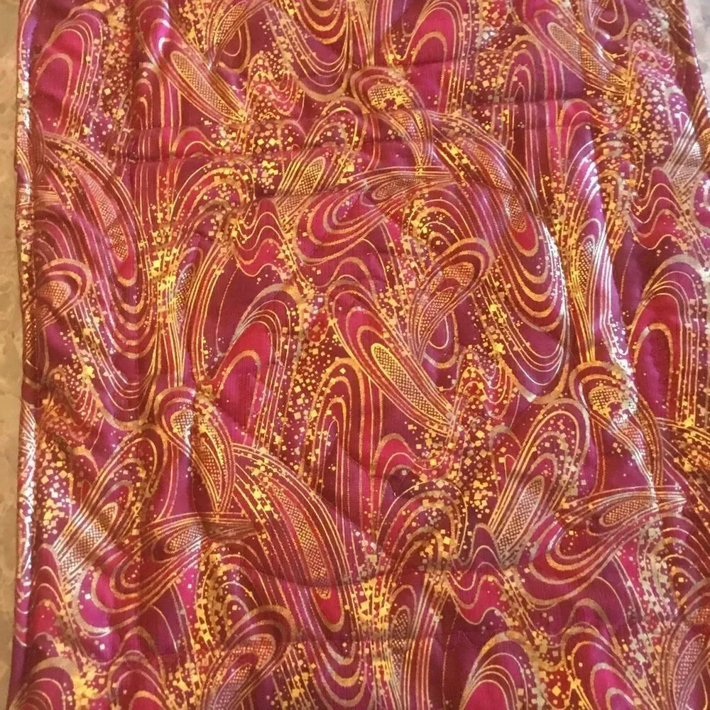 NWT. Hand Crafted Gorgeous Metallic Quilted Holiday Runner.  REVERSIBLE